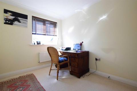 1 Overton Drive, Caversham, Reading, RG4 5DN
