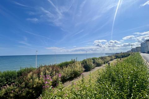 undefined, BILLS INCLUDED: 1 Bed First Floor Flat, Bright Crescent, Bridlington, YO15 2PL