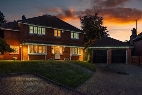 5 bedroom detached house for sale, Shenfield Close, Coulsdon CR5