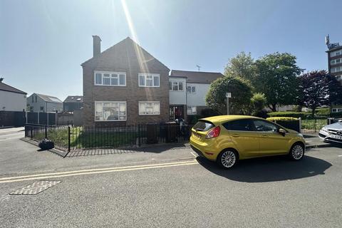 undefined, Curzon Crescent, Barking IG11