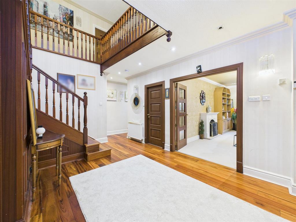 CAM05549 G0-PR0055-STILL042.jpg