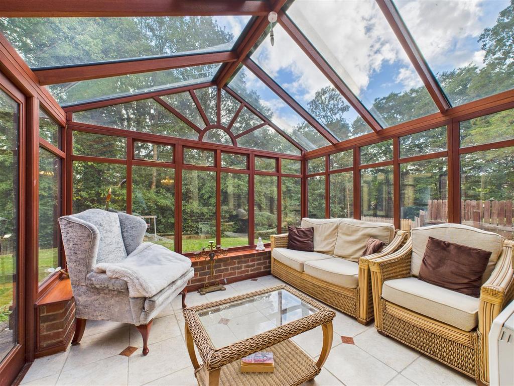 CAM05549 G0-PR0055-STILL034.jpg