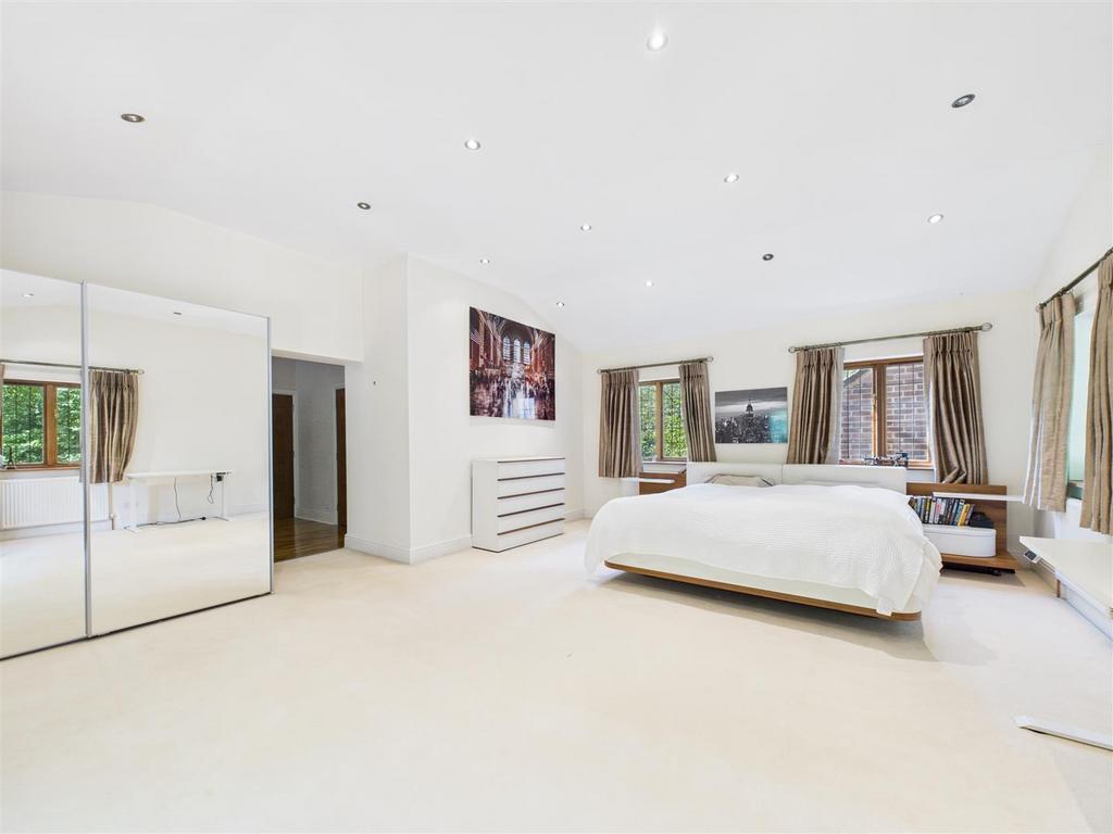 CAM05549 G0-PR0055-STILL004.jpg