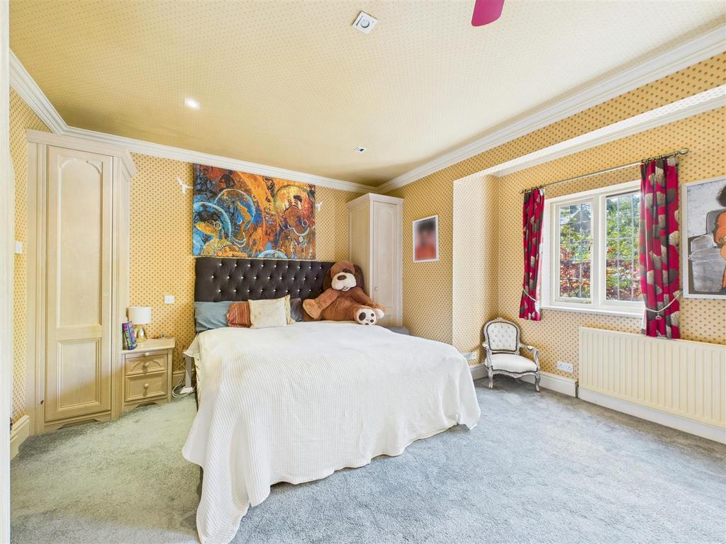 CAM05549 G0-PR0055-STILL013.jpg