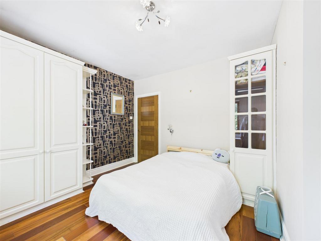 CAM05549 G0-PR0055-STILL008.jpg