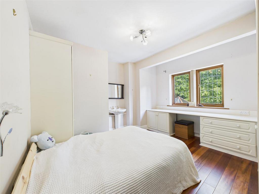 CAM05549 G0-PR0055-STILL007.jpg