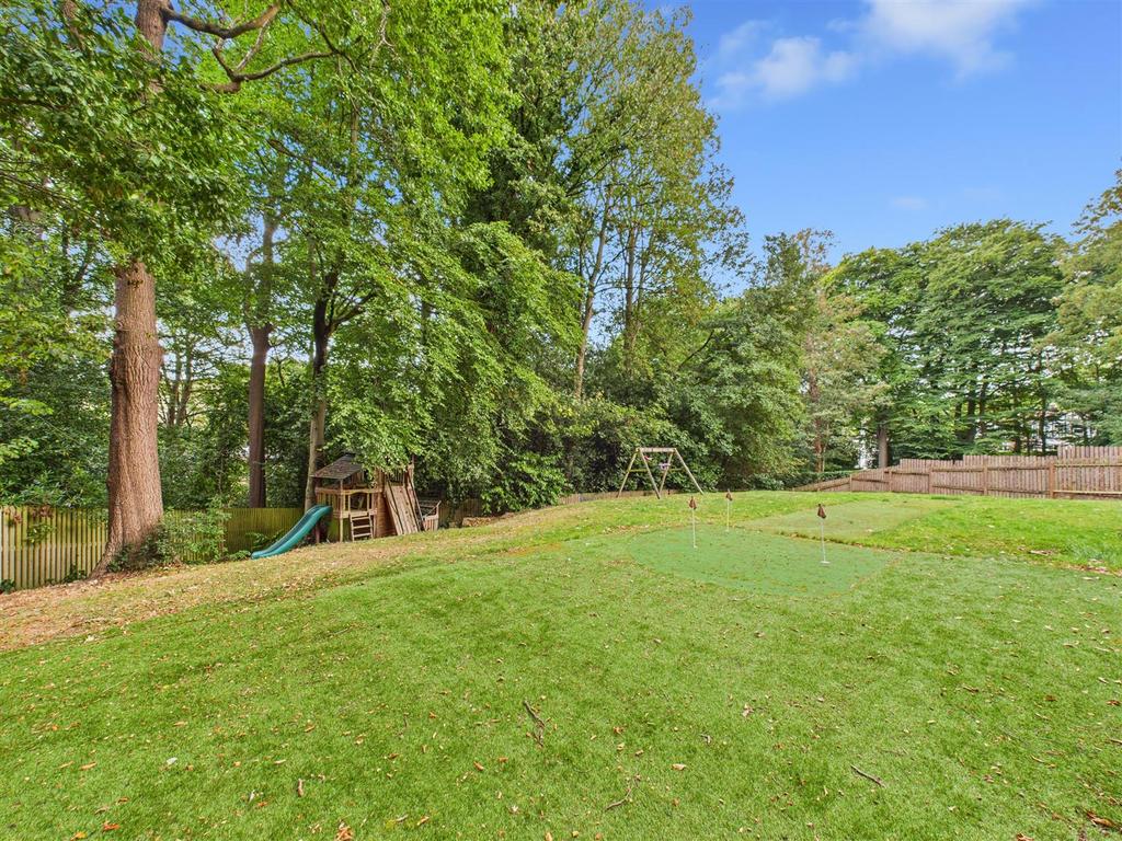 CAM05549 G0-PR0055-STILL051.jpg