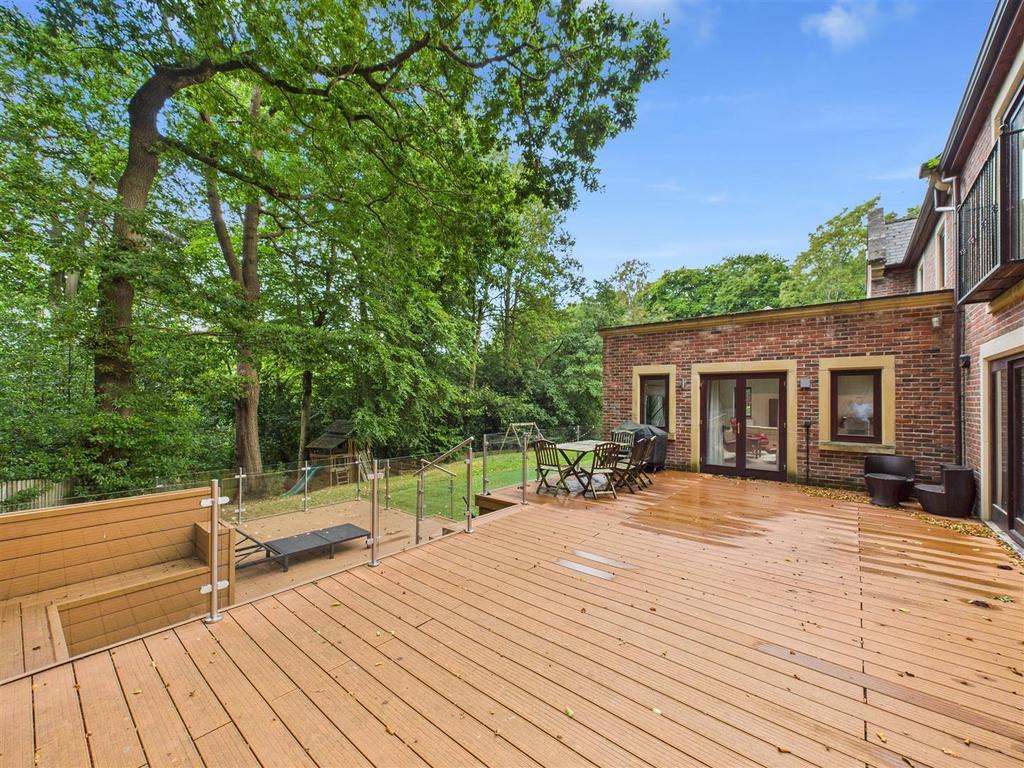 CAM05549 G0-PR0055-STILL049.jpg