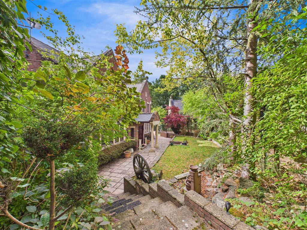 CAM05549 G0-PR0056-STILL012.jpg