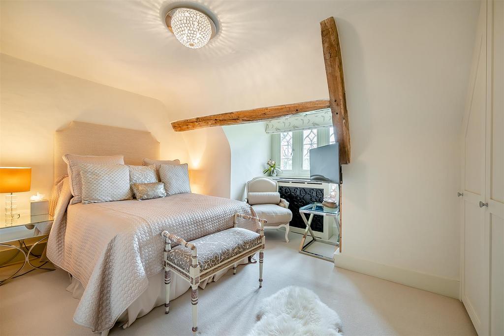8588477-interior69.jpg
