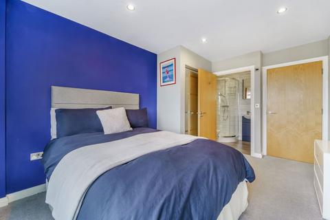 2 bedroom flat for sale, Larden Road, London W3