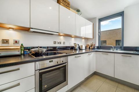 2 bedroom flat for sale, Larden Road, London W3