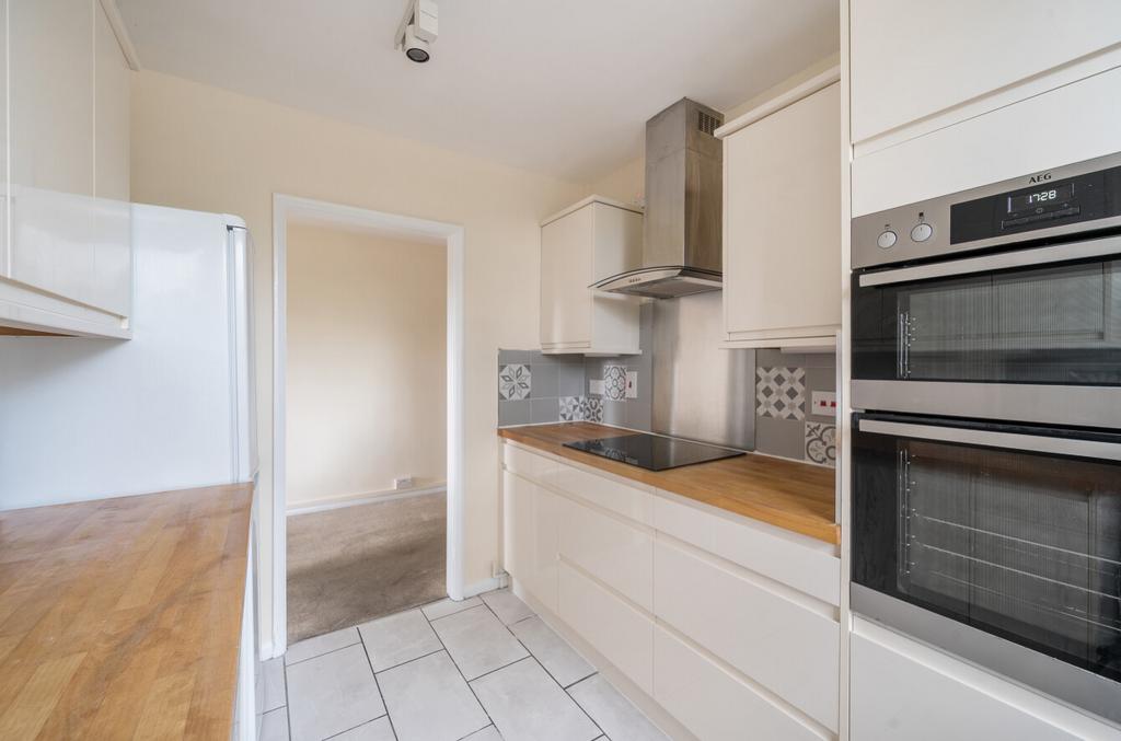 Apartment in Southampton - View 3