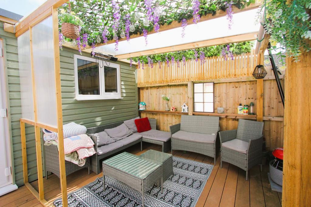 Covered seating area