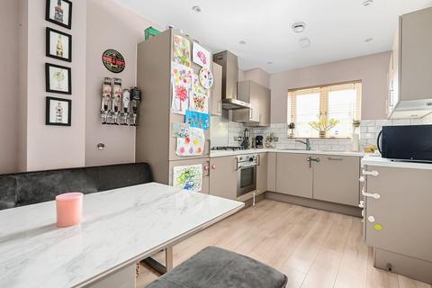 23 Appian Way, Chineham, Basingstoke, RG24 8BH