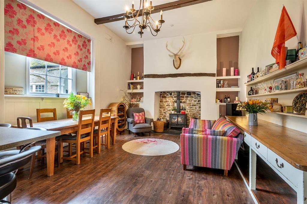 8608621-interior14.jpg