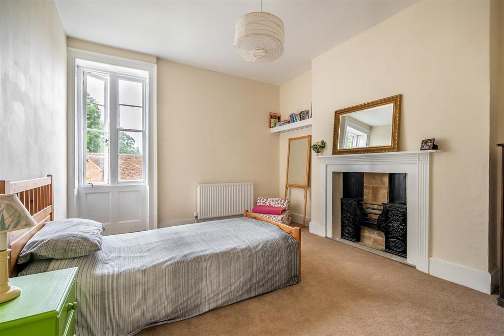 8608621-interior41.jpg