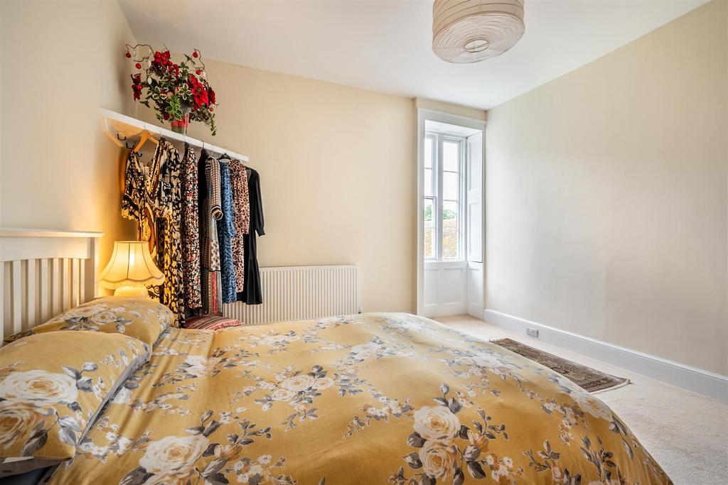 8608621-interior39.jpg