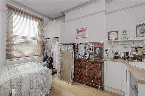 81 Frithville Gardens, London, W12 7JQ