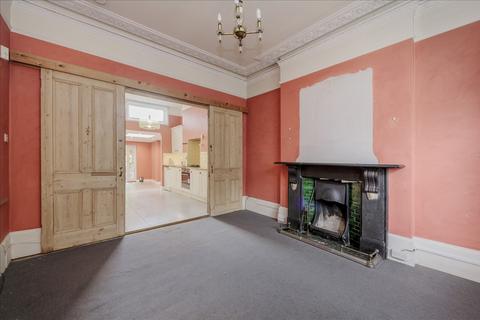 81 Frithville Gardens, London, W12 7JQ