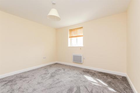 2 bedroom flat for sale, Compass Court, Gravesend DA11