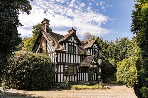 undefined, North Lodge, Thornton Hough, Merseyside