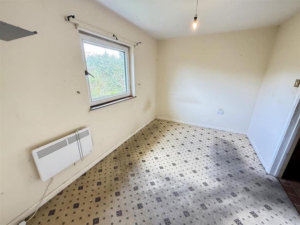 Office/Bedroom 1