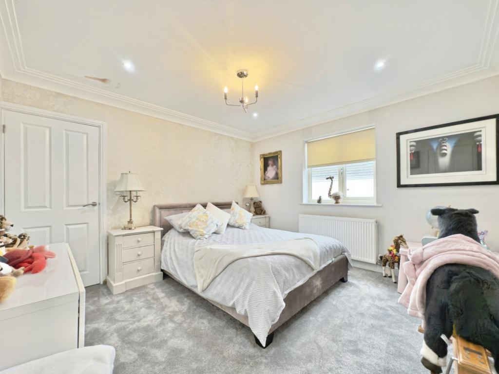 Pbox-bedroom-330911.jpg