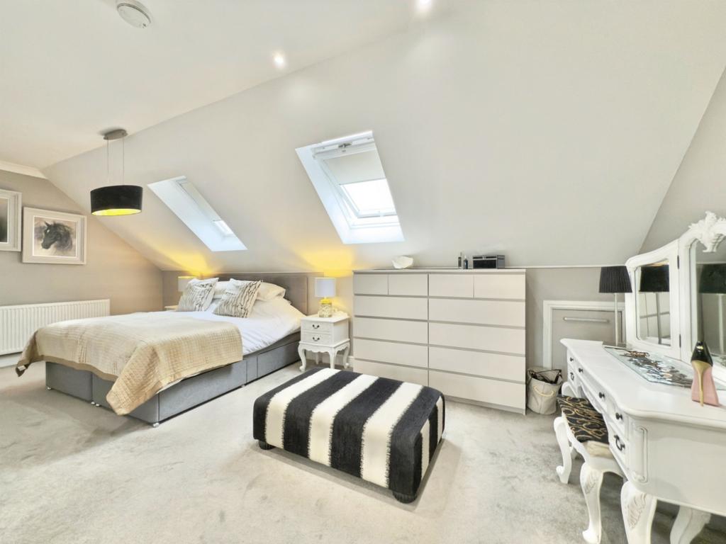 Pbox-bedroom-330911.jpg