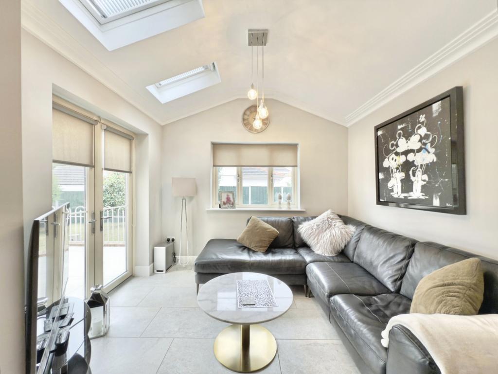 Pbox-living room-330911.jpg