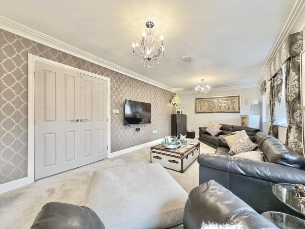 Pbox-living room-330911.jpg