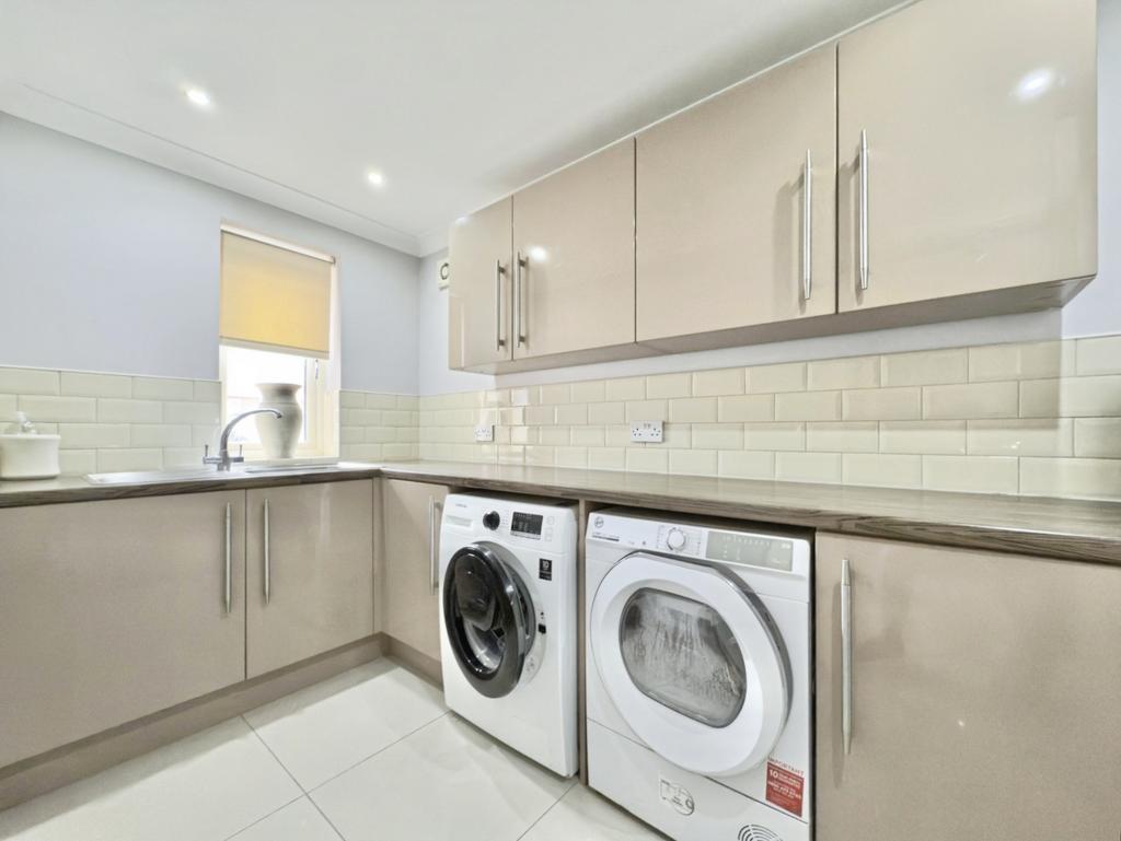 Pbox-utility room-330911.jpg