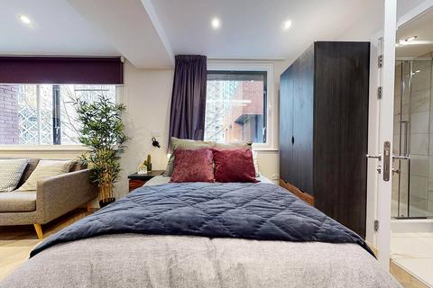 undefined, Apt 33, Live Oasis Wade Lane, Live Oasis Wade Lane LS2