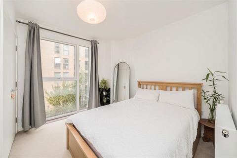 2 bedroom flat for sale, Loughborough Park, London SW9