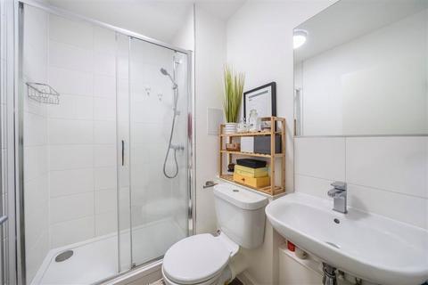 2 bedroom flat for sale, Loughborough Park, London SW9