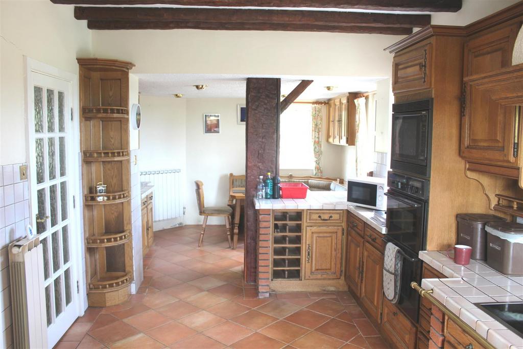 Dining kitchen