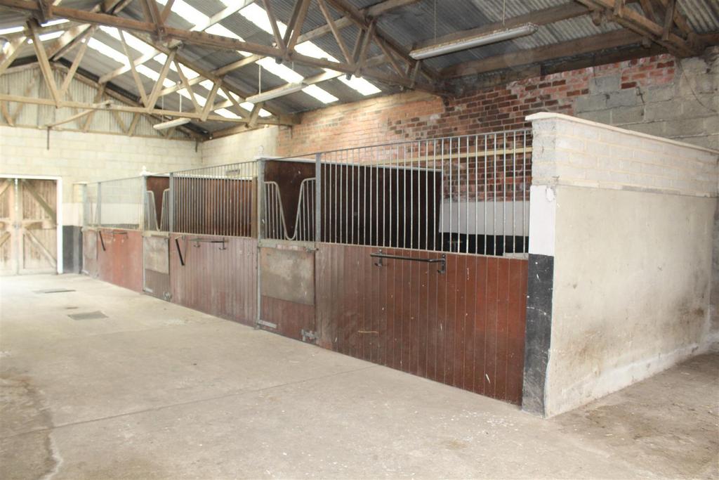 Stable building