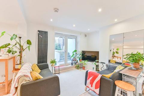 2 bedroom maisonette for sale, Ferndale Road,, Clapham North, London, SW4