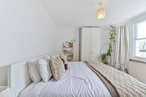 2 bedroom maisonette for sale, Ferndale Road,, Clapham North, London, SW4