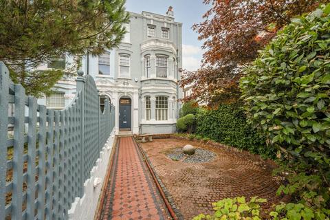 undefined, Upper Richmond Road, West Putney, London, SW15