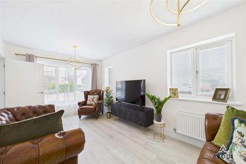 undefined, Rowan Drive, Burton-On-Trent DE14