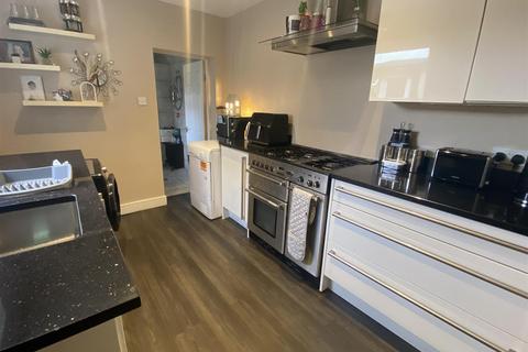 3 bedroom house for sale, Leads Road, Hull