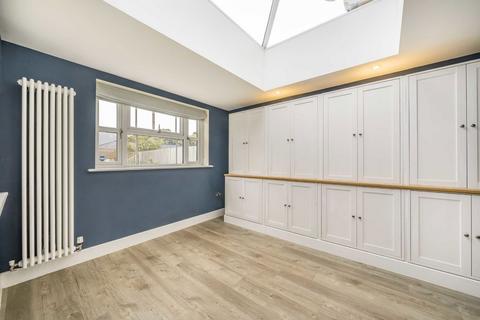 5 bedroom house to rent, Cagney Close, Sunbury-On-Thames TW16