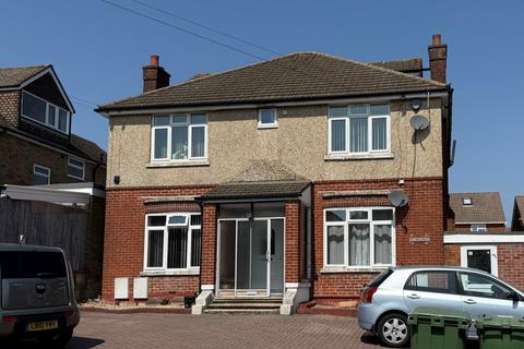 2 bedroom flat to rent, Crabwood Road, Hampshire SO16