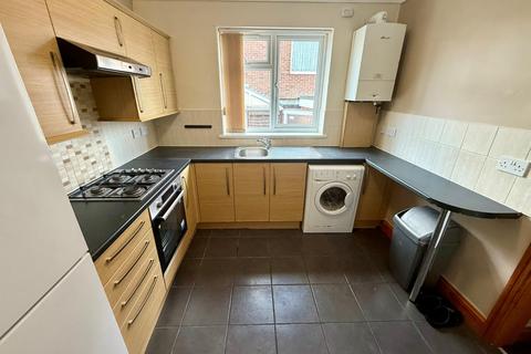2 bedroom flat to rent, Crabwood Road, Hampshire SO16