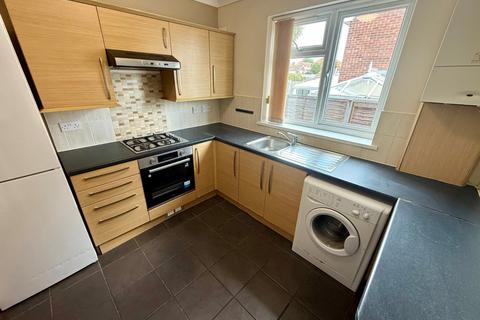 2 bedroom flat to rent, Crabwood Road, Hampshire SO16