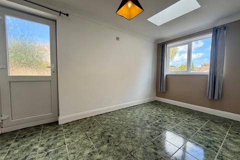 2 bedroom flat to rent, Crabwood Road, Hampshire SO16