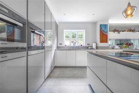 2 Winifred Close, Barnet, EN5 3LR