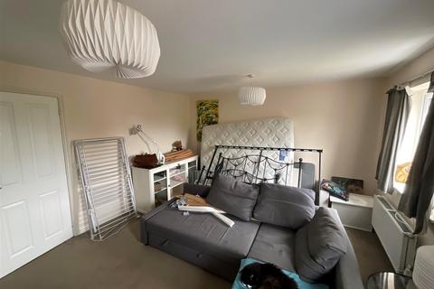 4 bedroom terraced house for sale, Grayrigg Road, Crawley, West Sussex