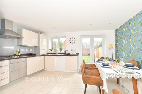 4 bedroom terraced house for sale, Grayrigg Road, Crawley, West Sussex